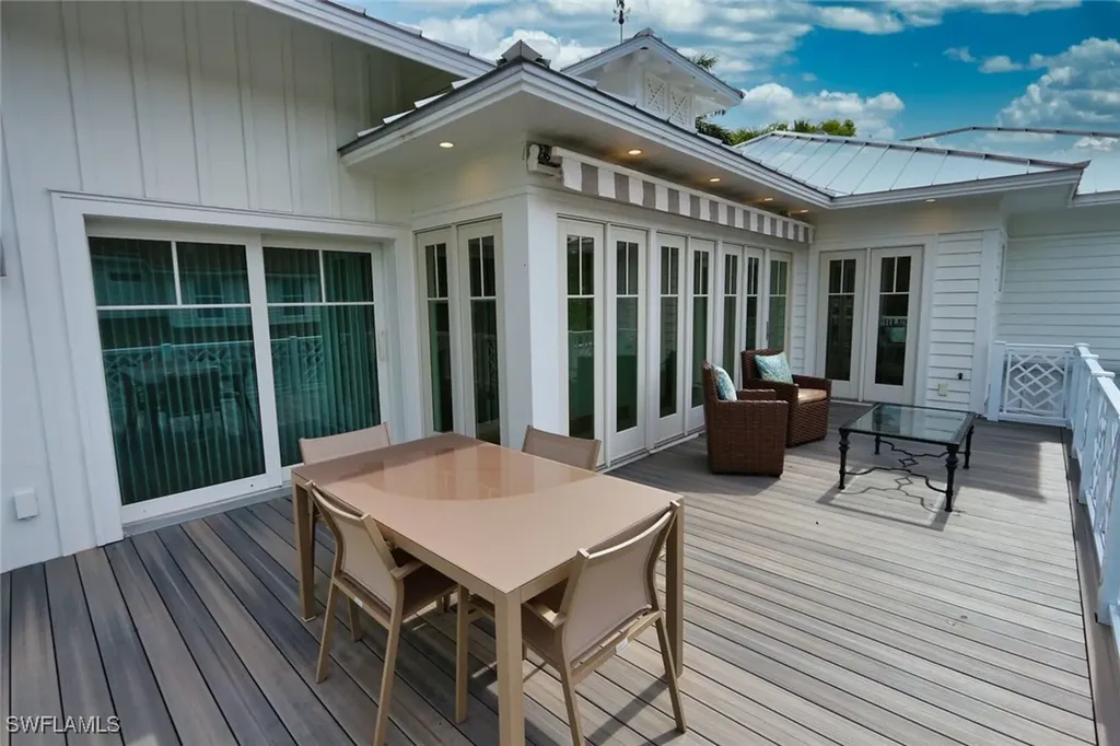 300 2nd Avenue N Naples FL 34102