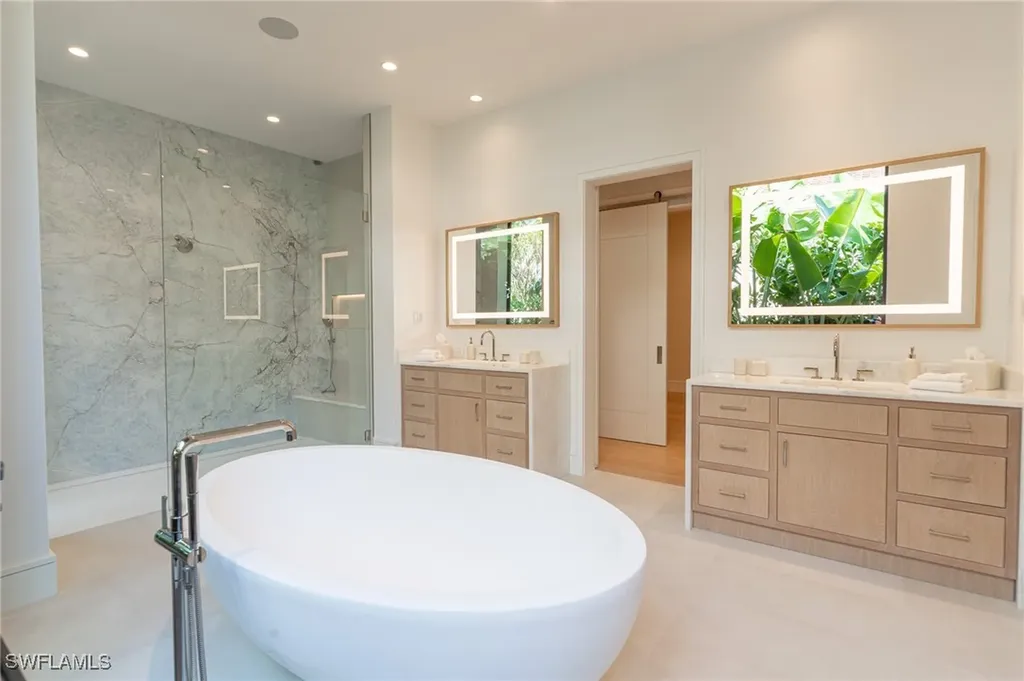777 Broad Court S Naples FL 34102