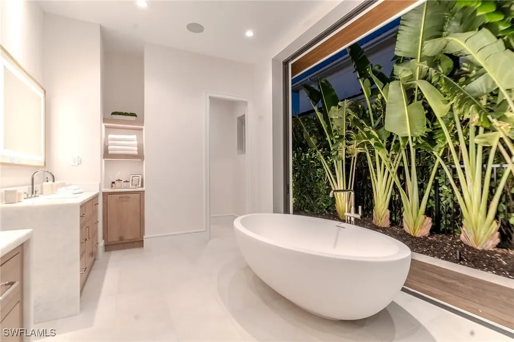 777 Broad Court S Naples FL 34102
