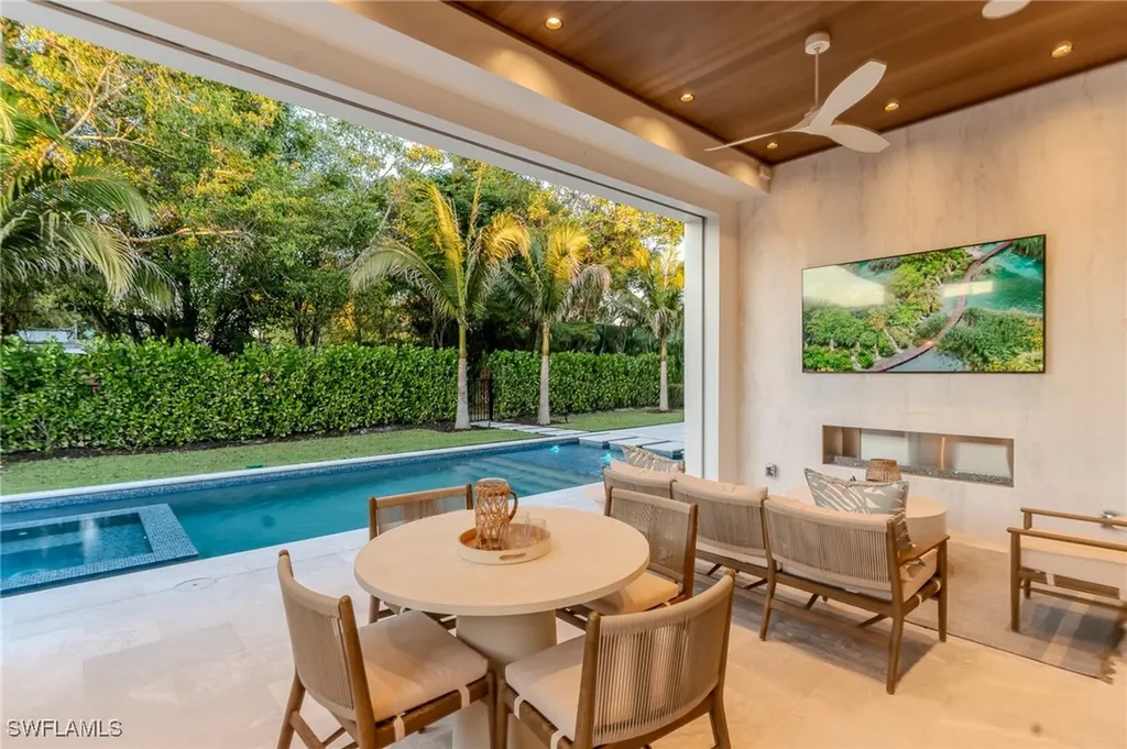 777 Broad Court S Naples FL 34102