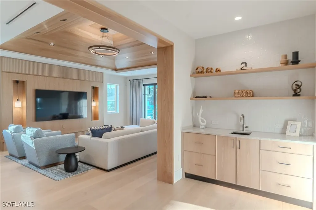 777 Broad Court S Naples FL 34102