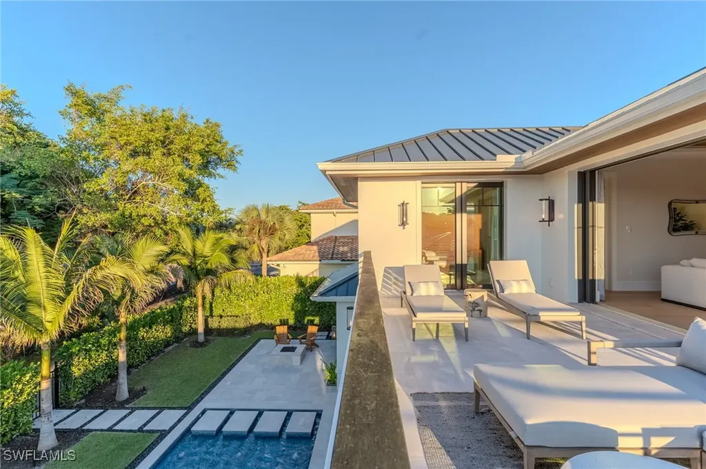 777 Broad Court S Naples FL 34102