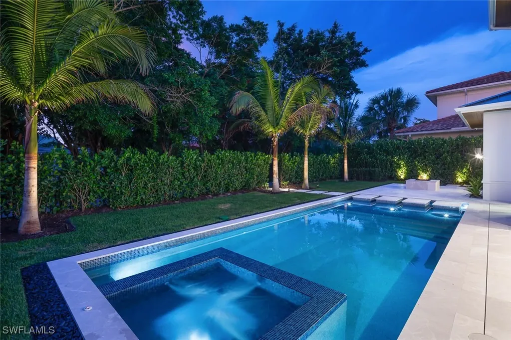 777 Broad Court S Naples FL 34102