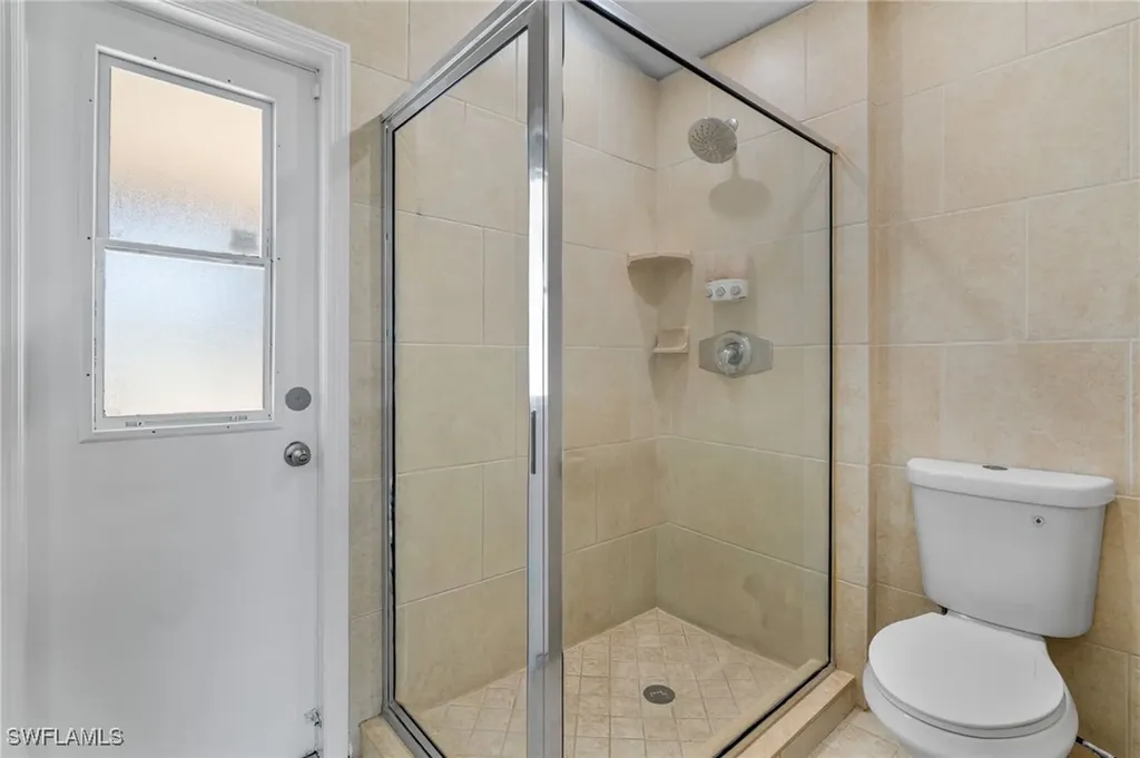 1715 NE 2nd Avenue Cape Coral FL 33909