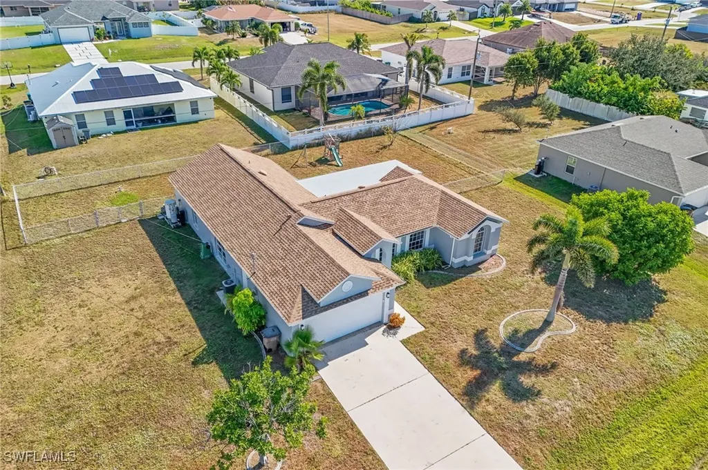 1715 NE 2nd Avenue Cape Coral FL 33909