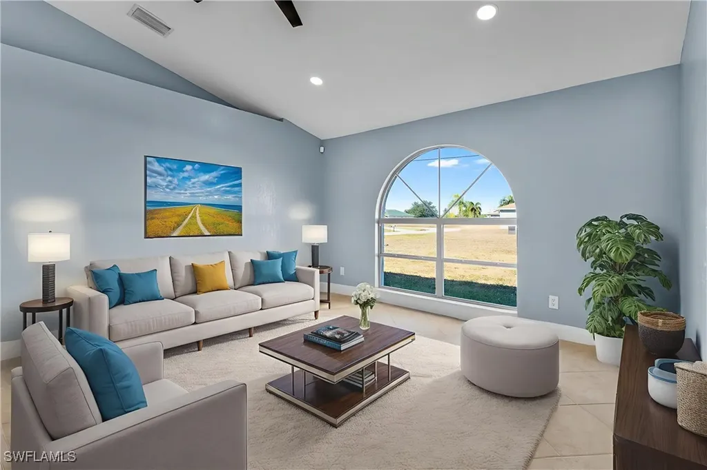 1715 NE 2nd Avenue Cape Coral FL 33909