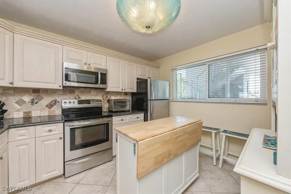 305 Goodlette-frank Road S Naples FL 34102