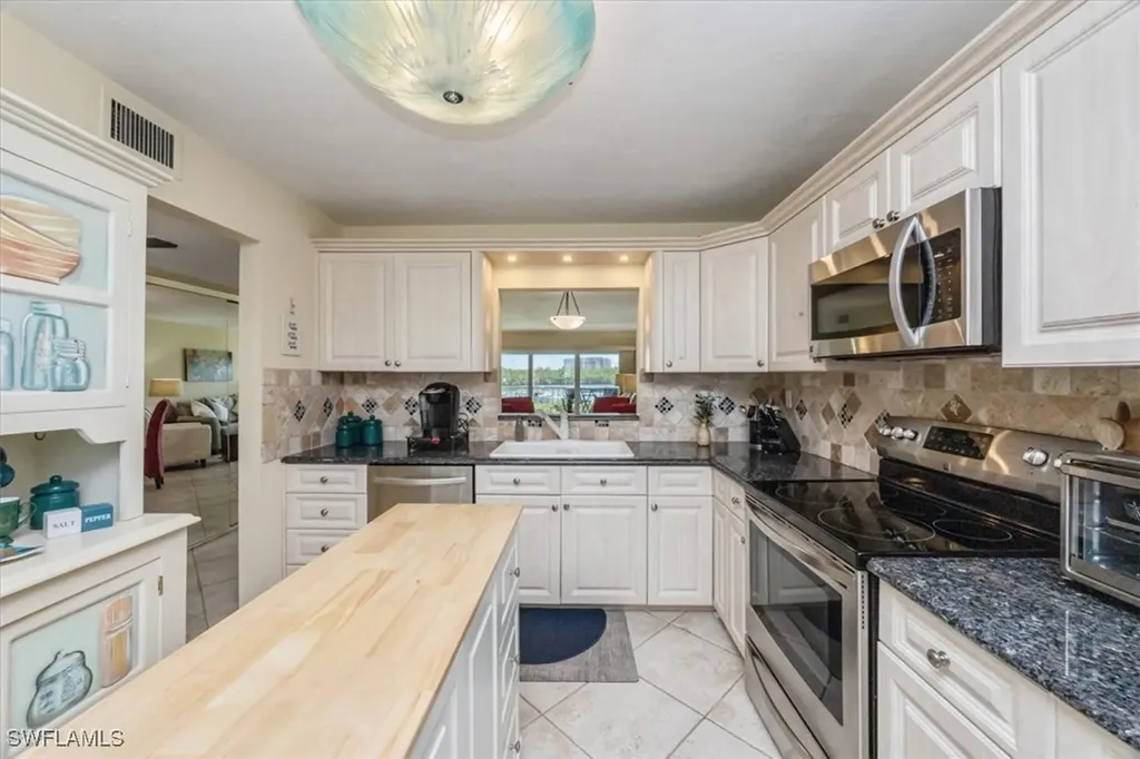 305 Goodlette-frank Road S Naples FL 34102