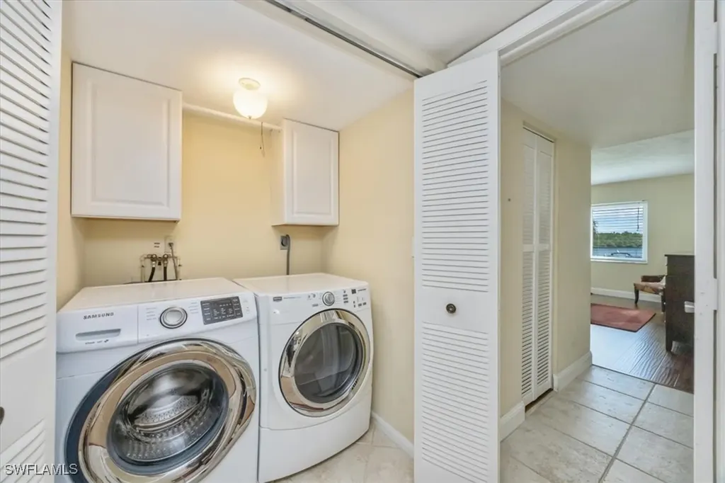 305 Goodlette-frank Road S Naples FL 34102