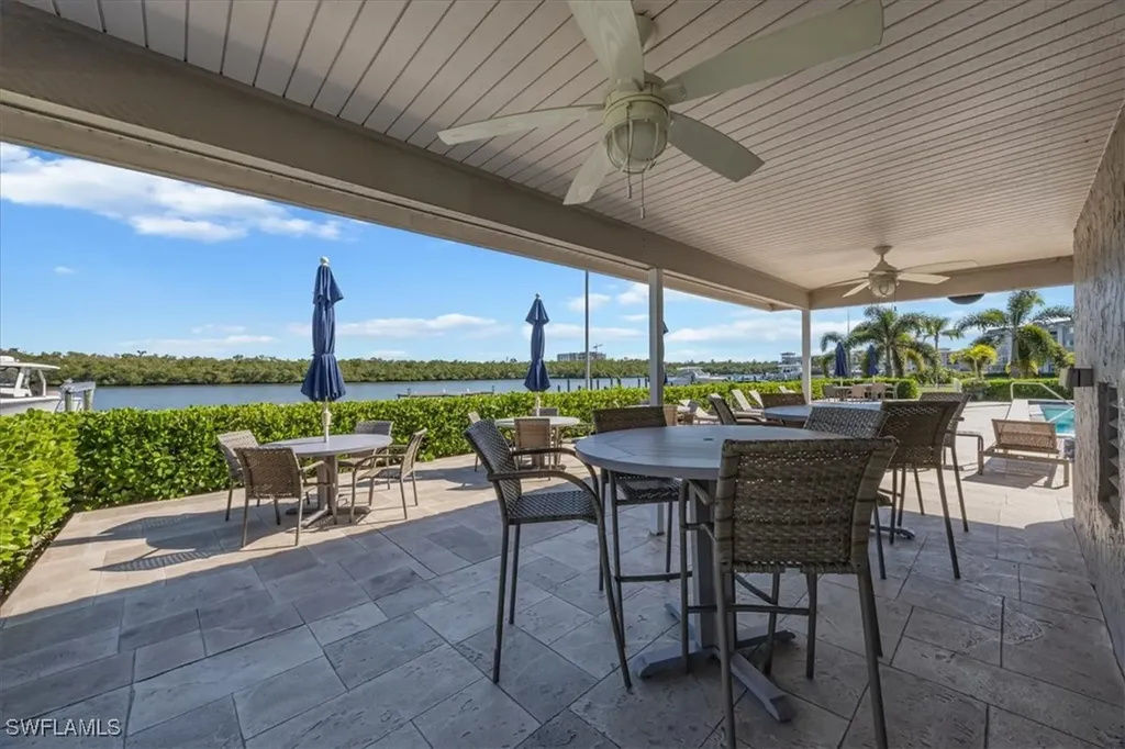 305 Goodlette-frank Road S Naples FL 34102