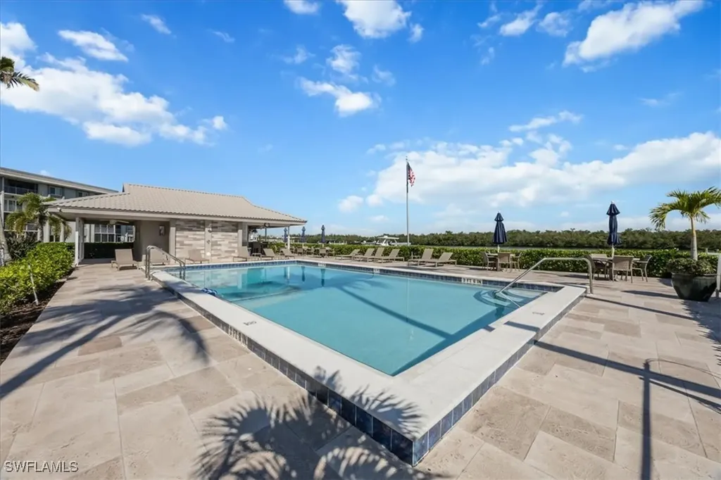 305 Goodlette-frank Road S Naples FL 34102