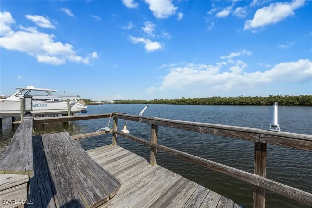 305 Goodlette-frank Road S Naples FL 34102