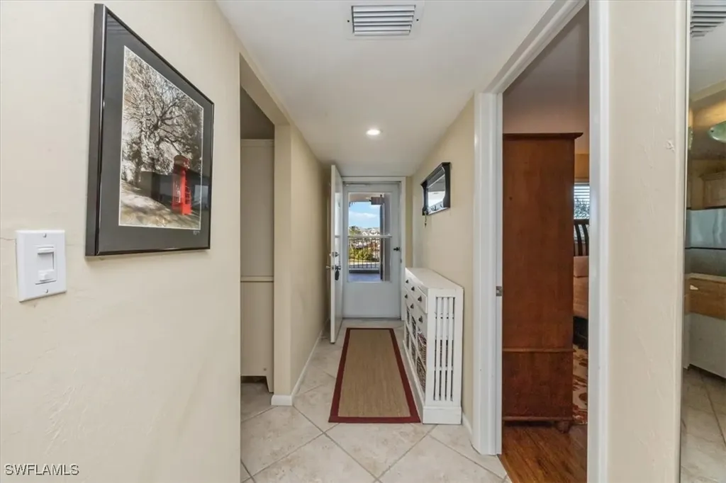 305 Goodlette-frank Road S Naples FL 34102