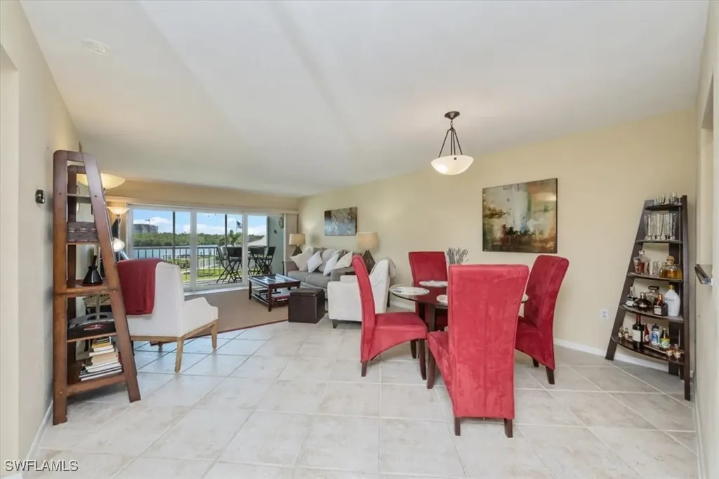 305 Goodlette-frank Road S Naples FL 34102