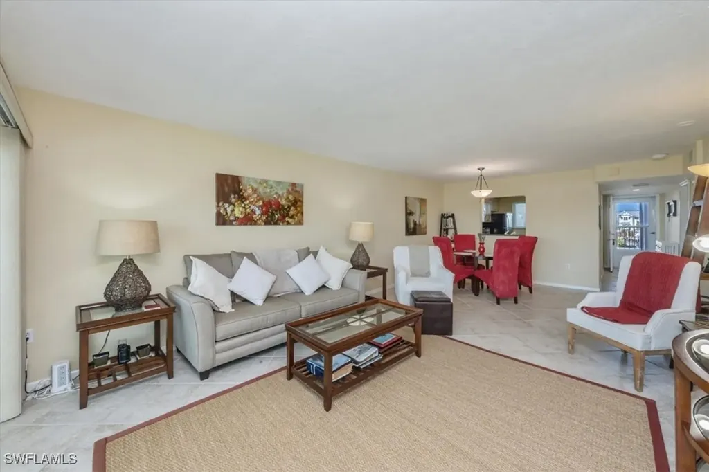 305 Goodlette-frank Road S Naples FL 34102