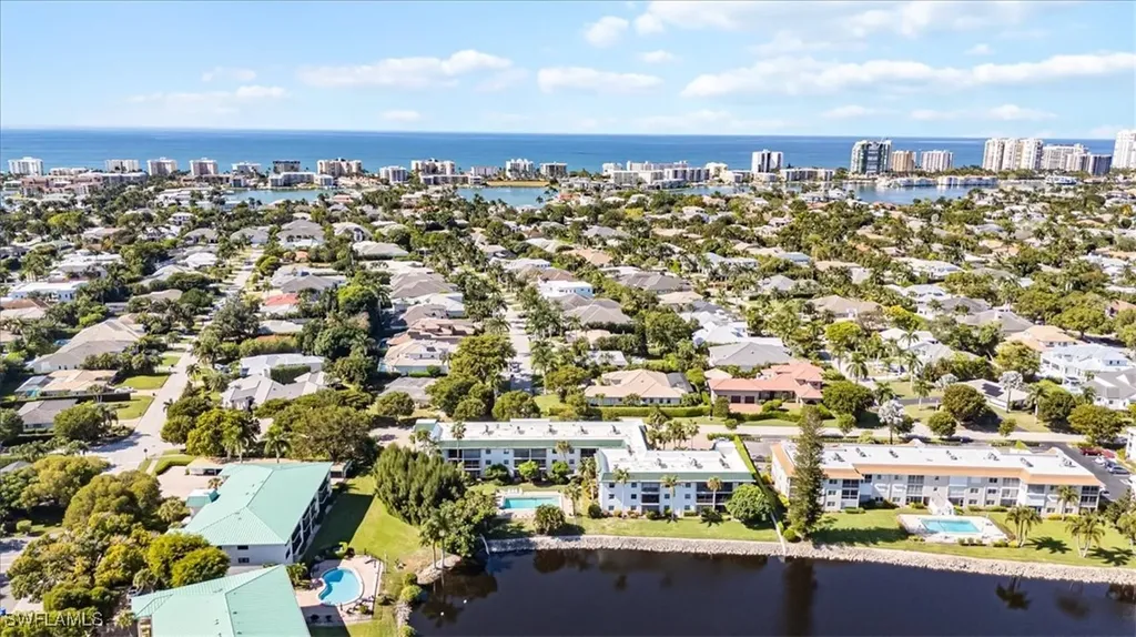 Naples FL, 3030 Binnacle Drive, Unit 307