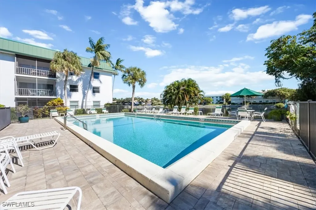 3030 Binnacle Drive Naples FL 34103