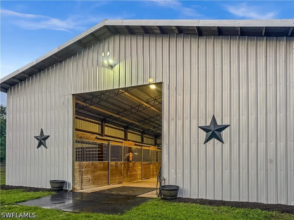 1960 Moulder Drive Naples FL 34120