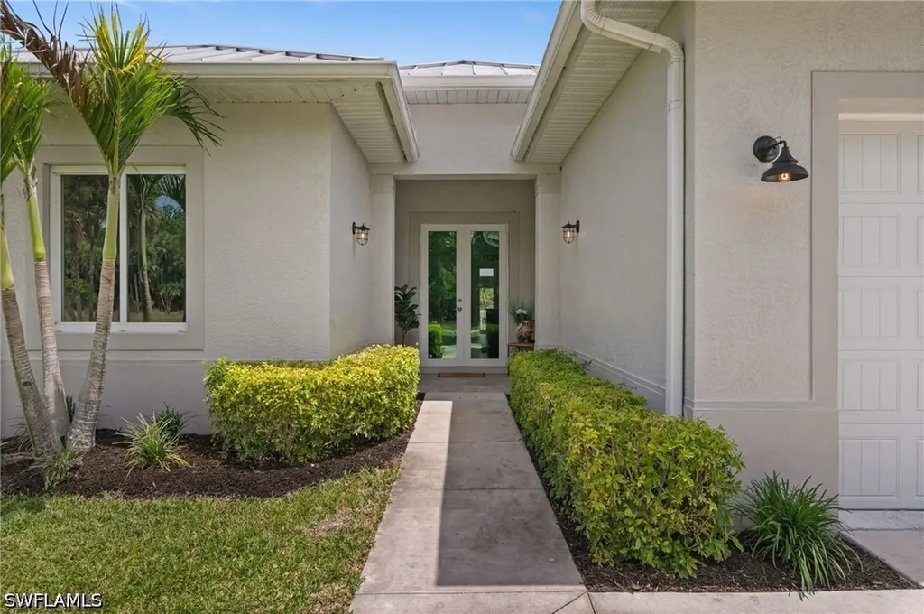 1960 Moulder Drive Naples FL 34120