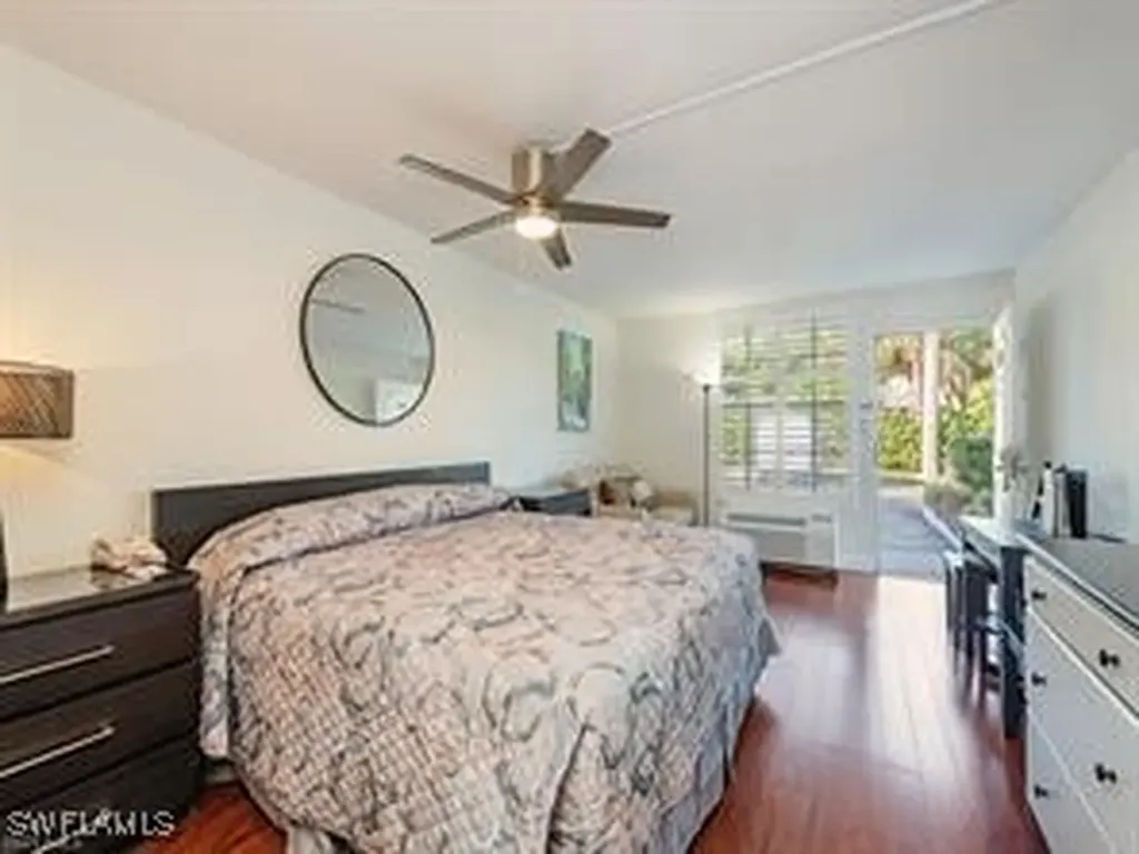 2555 9th Street N Naples FL 34103