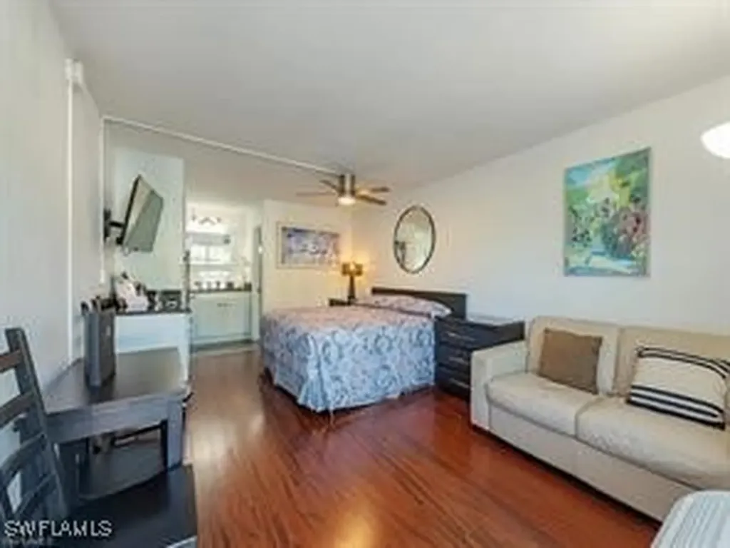 2555 9th Street N Naples FL 34103