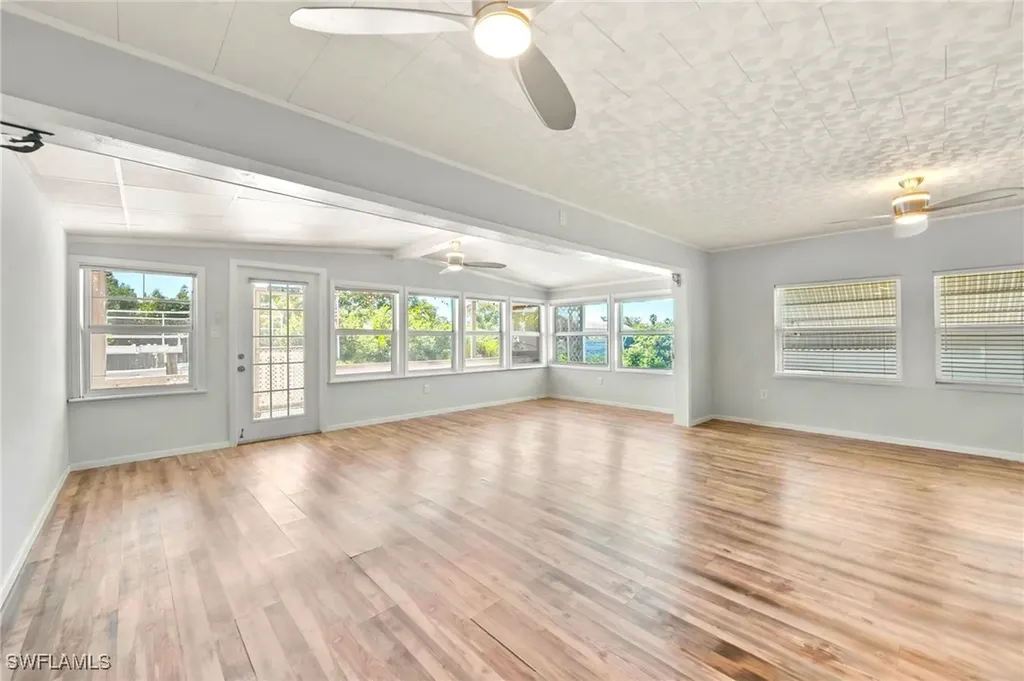 204 Sun Circle Fort Myers FL 33905