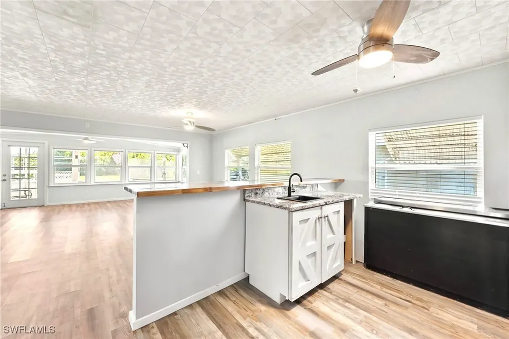 204 Sun Circle Fort Myers FL 33905