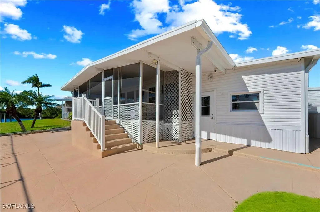 204 Sun Circle Fort Myers FL 33905