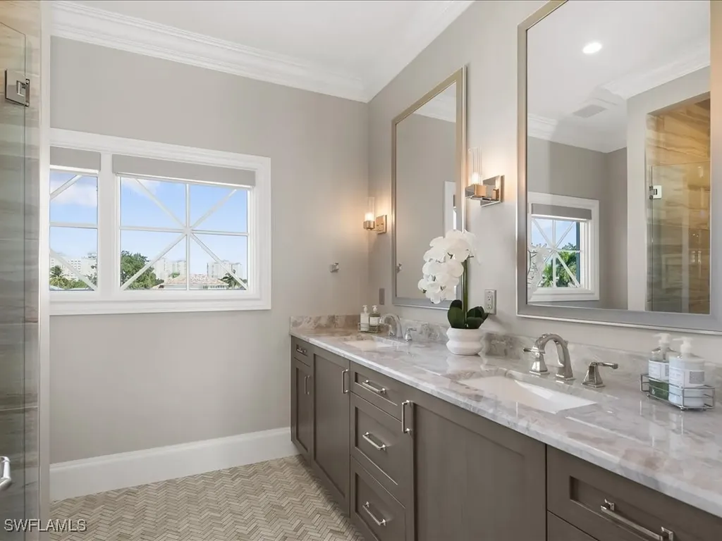 360 Heron Avenue Naples FL 34108