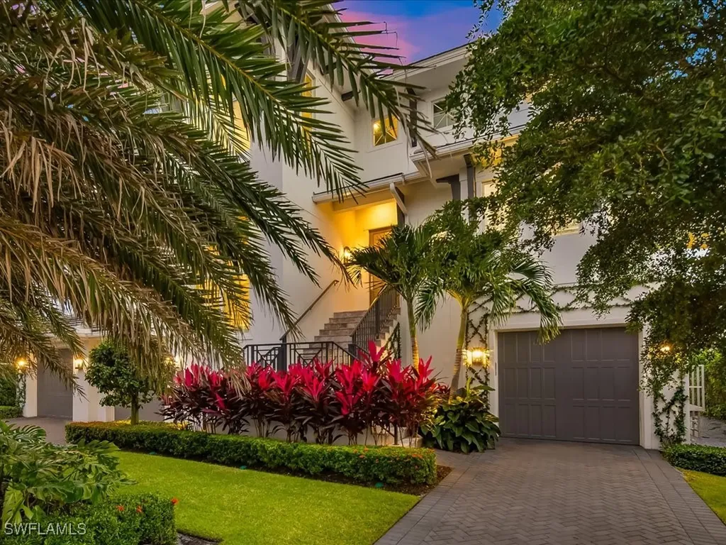 360 Heron Avenue Naples FL 34108