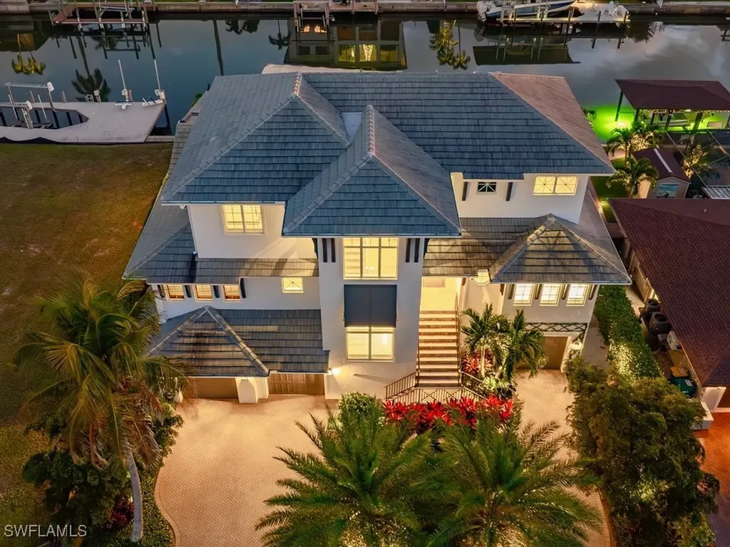 360 Heron Avenue Naples FL 34108