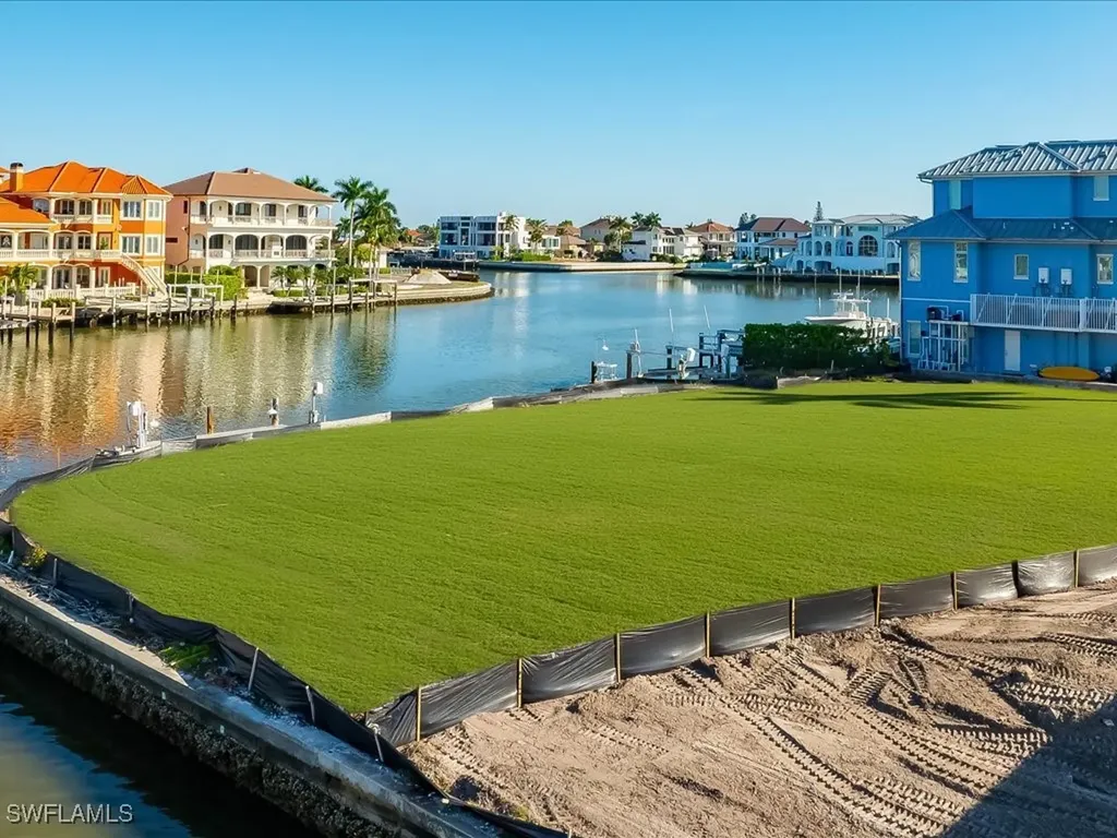 231 Trade Winds Avenue Naples FL 34108
