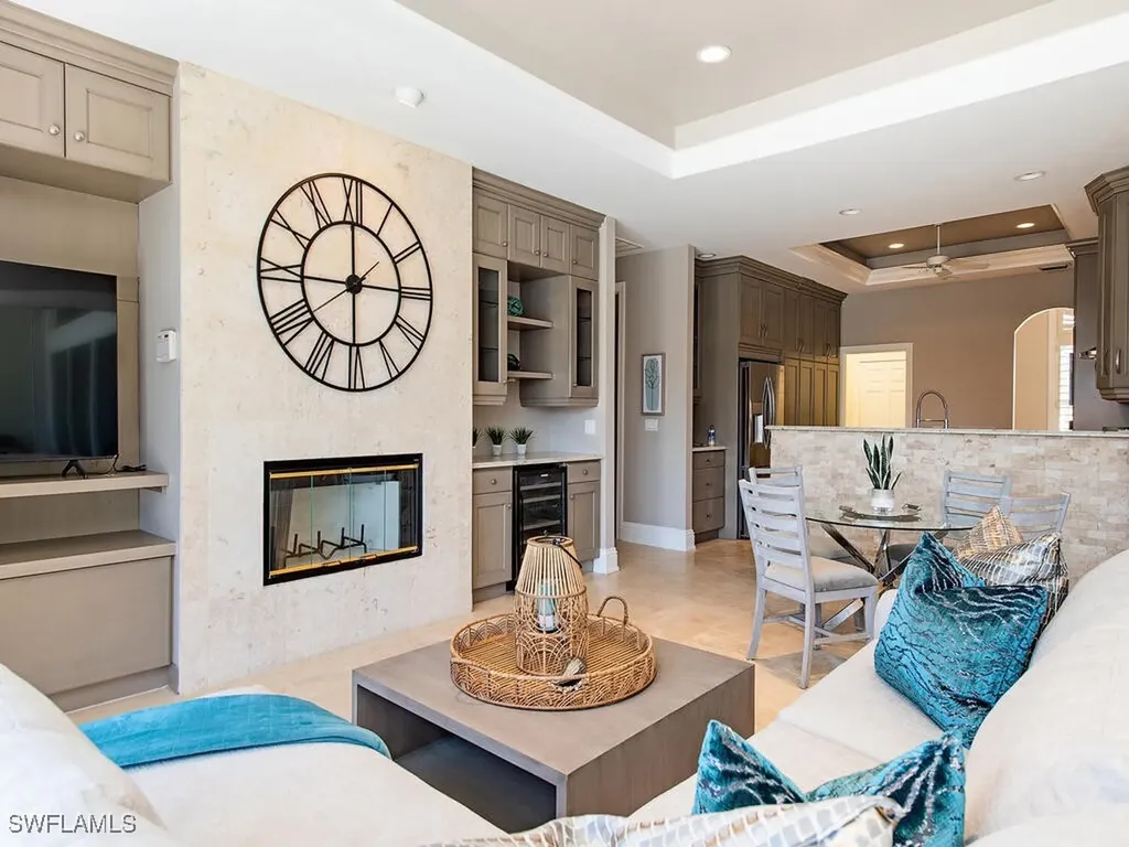 4459 Crayton Road Naples FL 34103