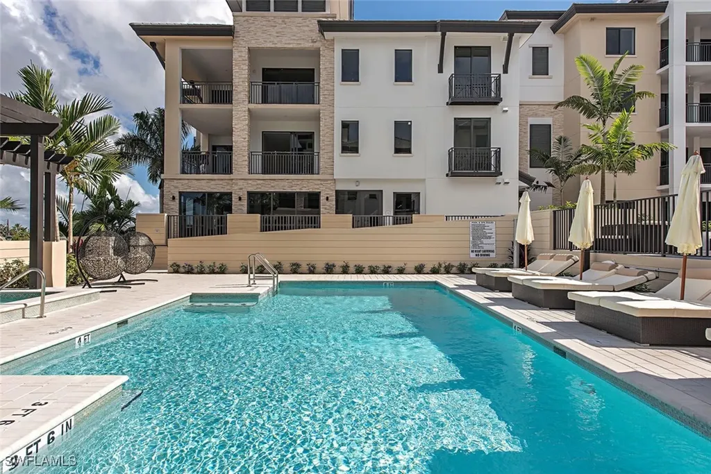 1030 3rd Avenue S Naples FL 34102