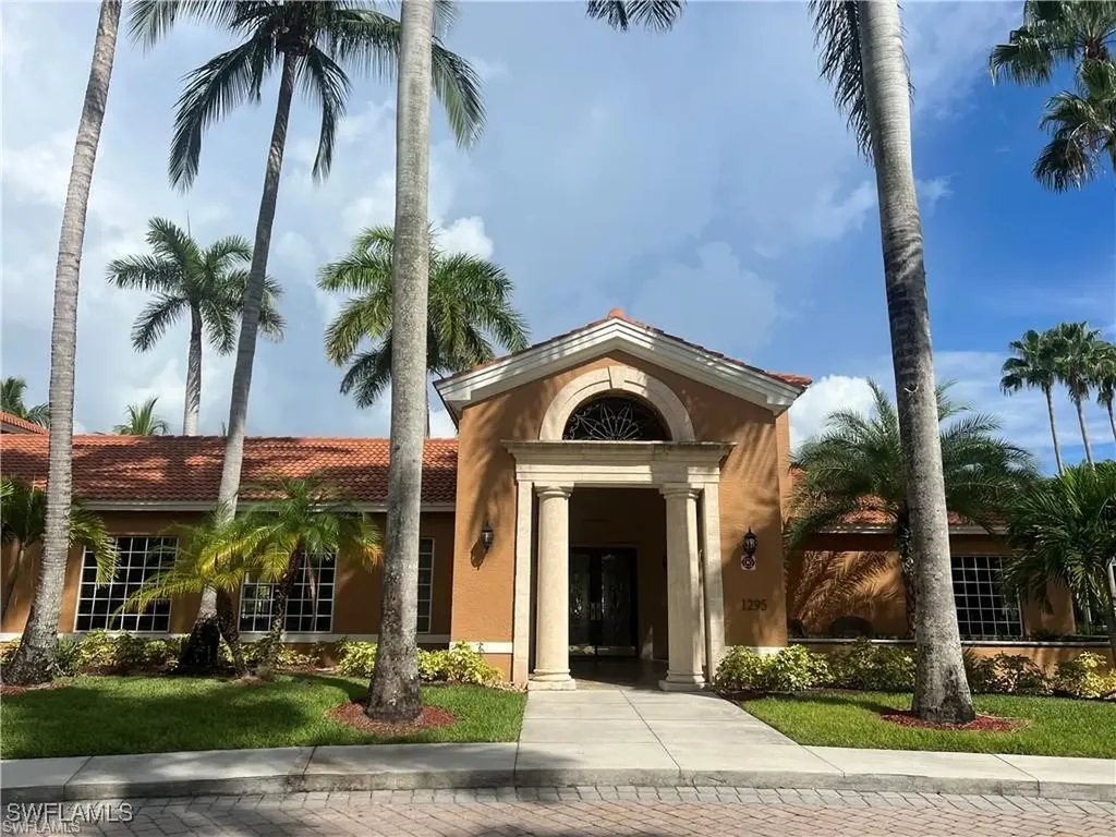 1210 Wildwood Lakes Boulevard Naples FL 34104