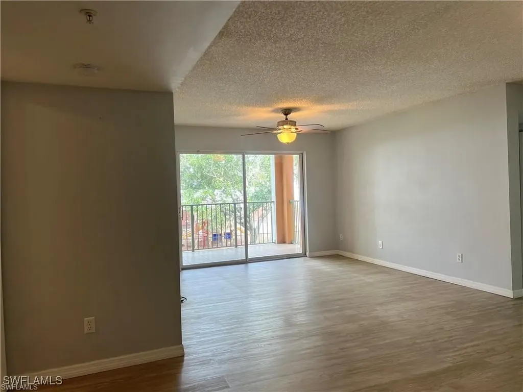 1210 Wildwood Lakes Boulevard Naples FL 34104