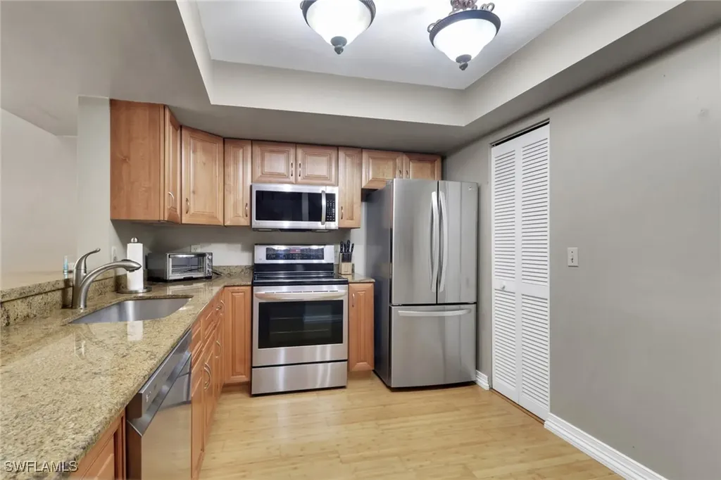 800 Meadowland Drive Naples FL 34108