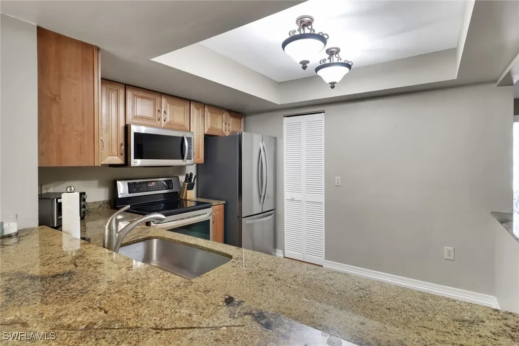 800 Meadowland Drive Naples FL 34108