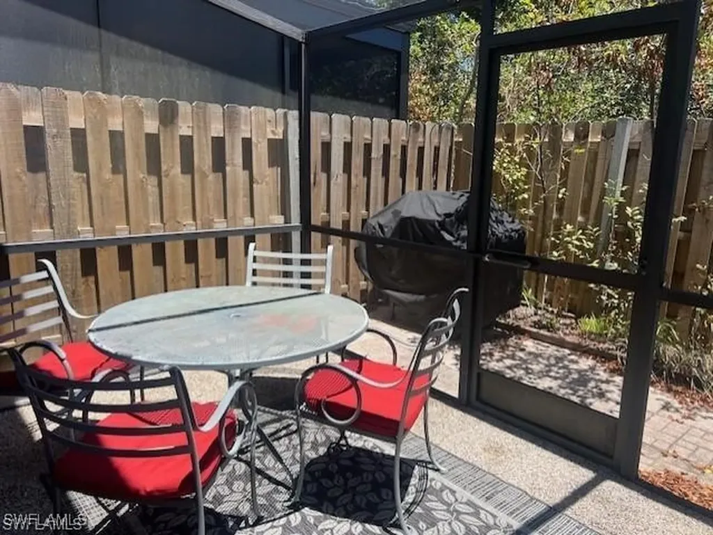 800 Meadowland Drive Naples FL 34108