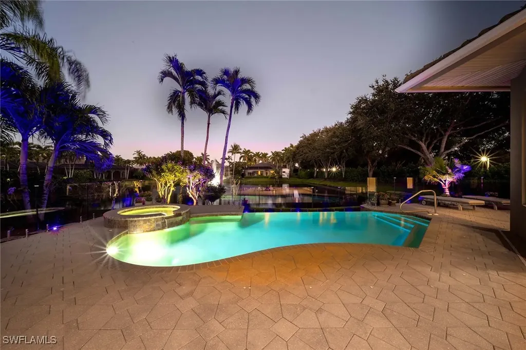 8752 Muirfield Drive Naples FL 34109