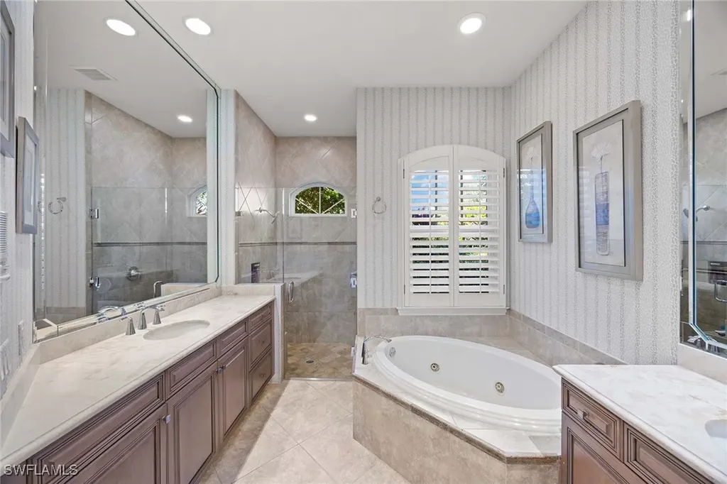 8752 Muirfield Drive Naples FL 34109