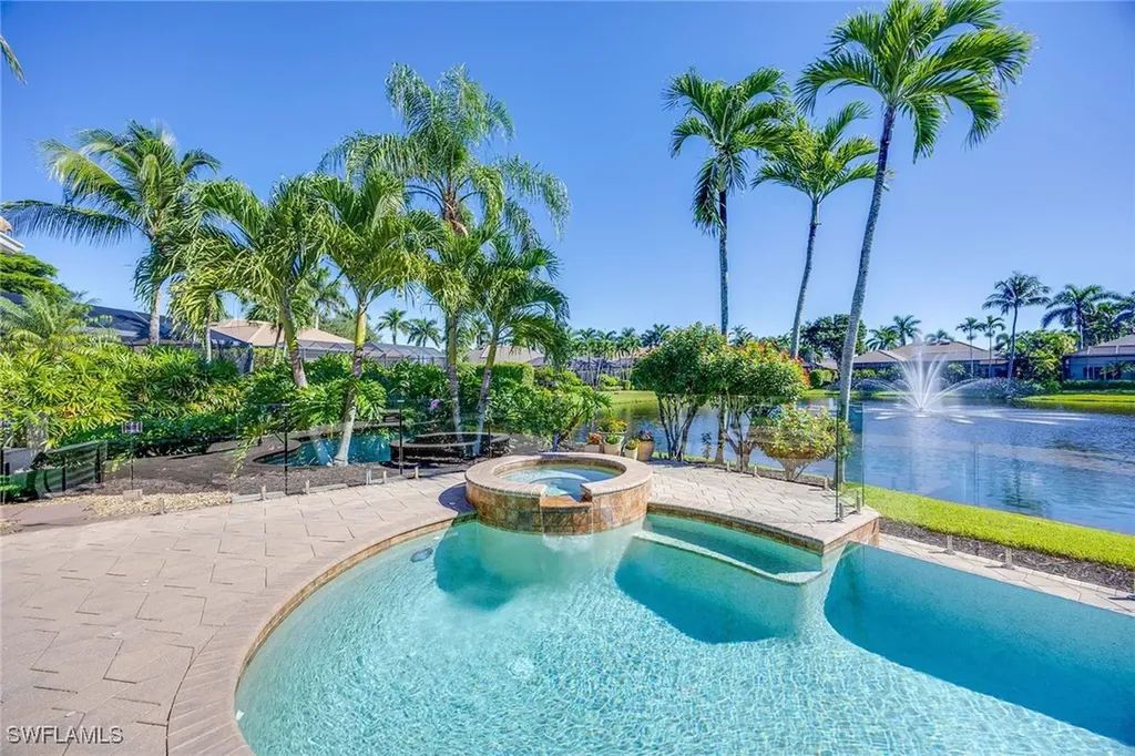 8752 Muirfield Drive Naples FL 34109