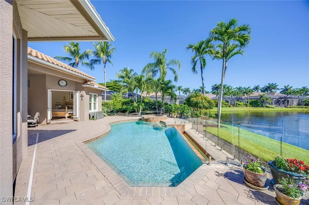 8752 Muirfield Drive Naples FL 34109