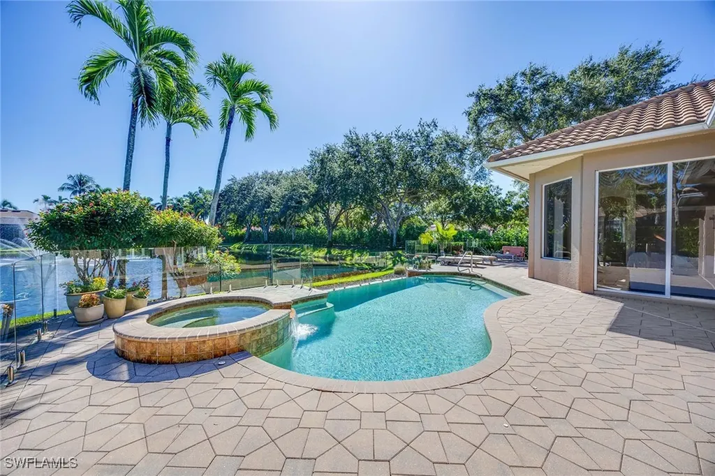 8752 Muirfield Drive Naples FL 34109