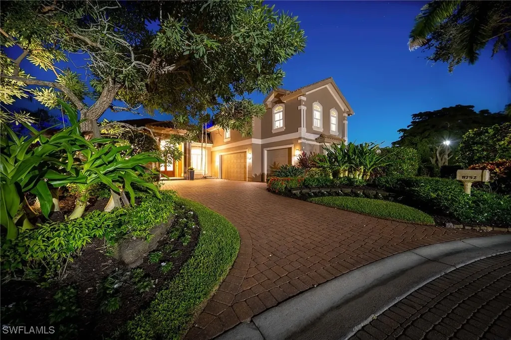 8752 Muirfield Drive Naples FL 34109