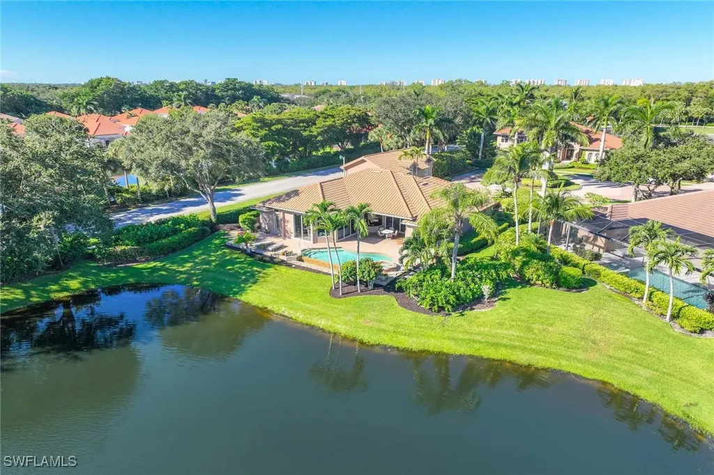8752 Muirfield Drive Naples FL 34109