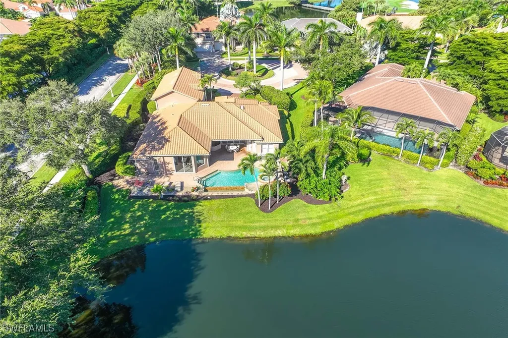 8752 Muirfield Drive Naples FL 34109