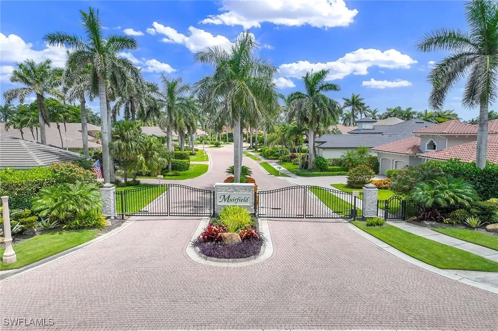 8752 Muirfield Drive Naples FL 34109