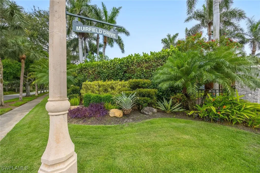 8752 Muirfield Drive Naples FL 34109