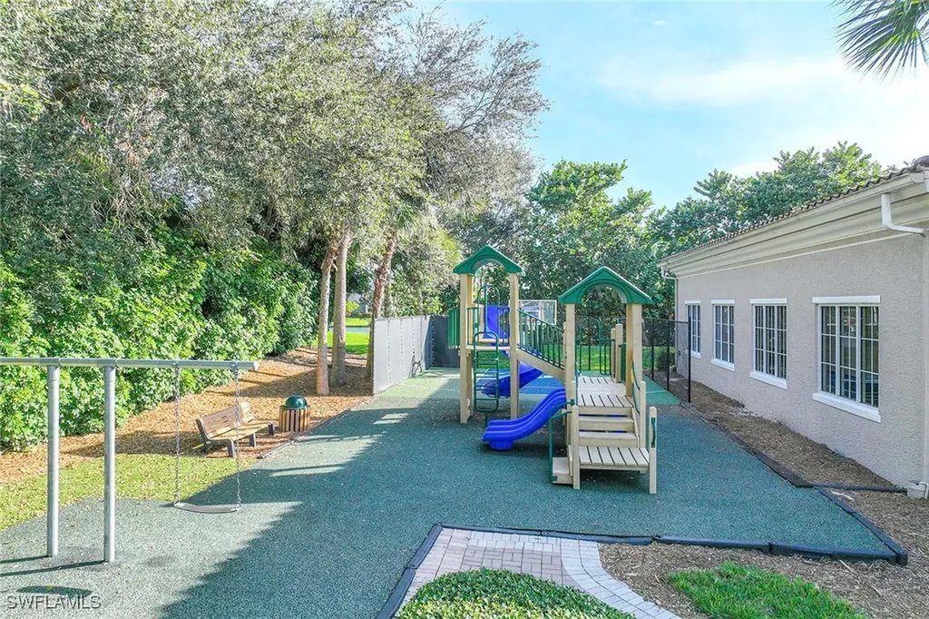 8752 Muirfield Drive Naples FL 34109